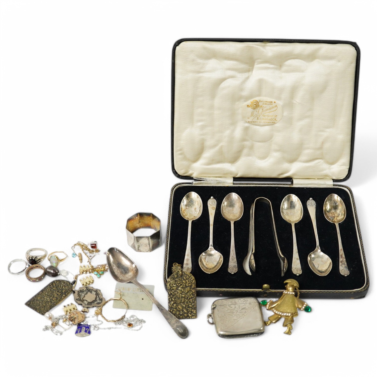 Assorted minor silver and jewellery, including cased set of six silver teaspoons with associated silver sugar tongs, silver vesta case, etc. Condition - poor to fair